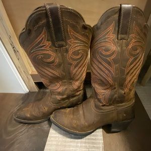 Women’s Western Ariat Boots. 8B